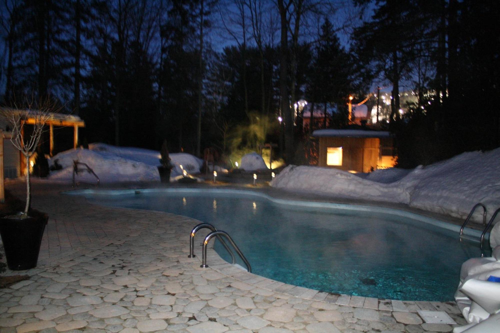 Relais St-Denis Hotel Saint-Sauveur-des-Monts Екстериор снимка