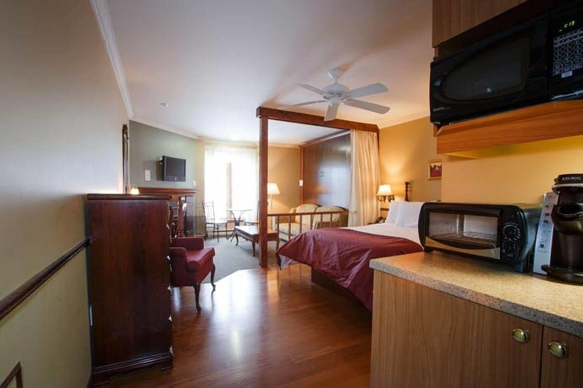 Relais St-Denis Hotel Saint-Sauveur-des-Monts Екстериор снимка